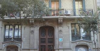 Hostal Felipe 2 - ברצלונה - בניין