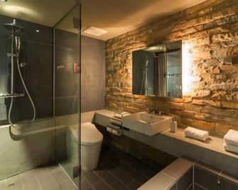 Hotel Cycle - Onomichi - Baño