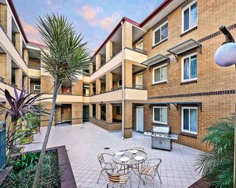 Comfort Inn & Suites Burwood - Burwood - Gebouw
