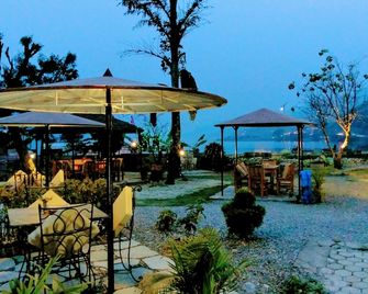 Gantavya Resort - Pokhara - Uteplats