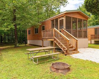 Lake Rudolph Campground & Rv Resort - Santa Claus - Building