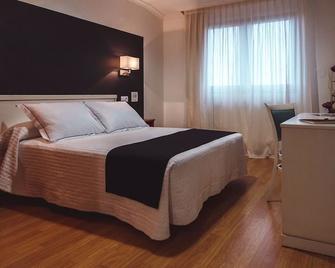 Hotel Lombiña - A Pobra do Caramiñal - Bedroom