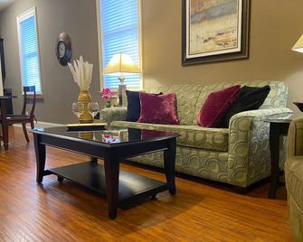 30-A Inn & Suites - Santa Rosa Beach - Living room