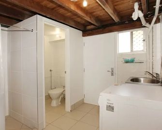 Oloway 40 - Alexandra Headland - Baño