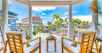 Tropical Suites Hotel - Bocas del Toro - Balcon