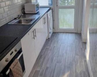 Britton Street Retreat - 4 Bedroom House - Gillingham - Keuken