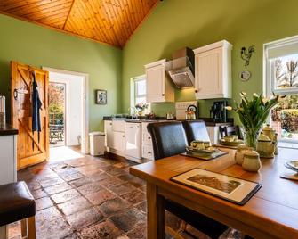 Brookhall Honeysuckle Cottage - Dromore - Cocina