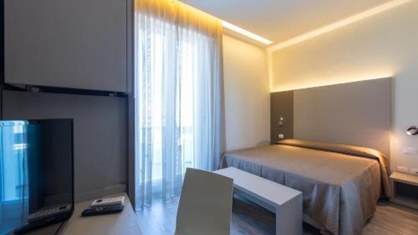 Hotel 2000