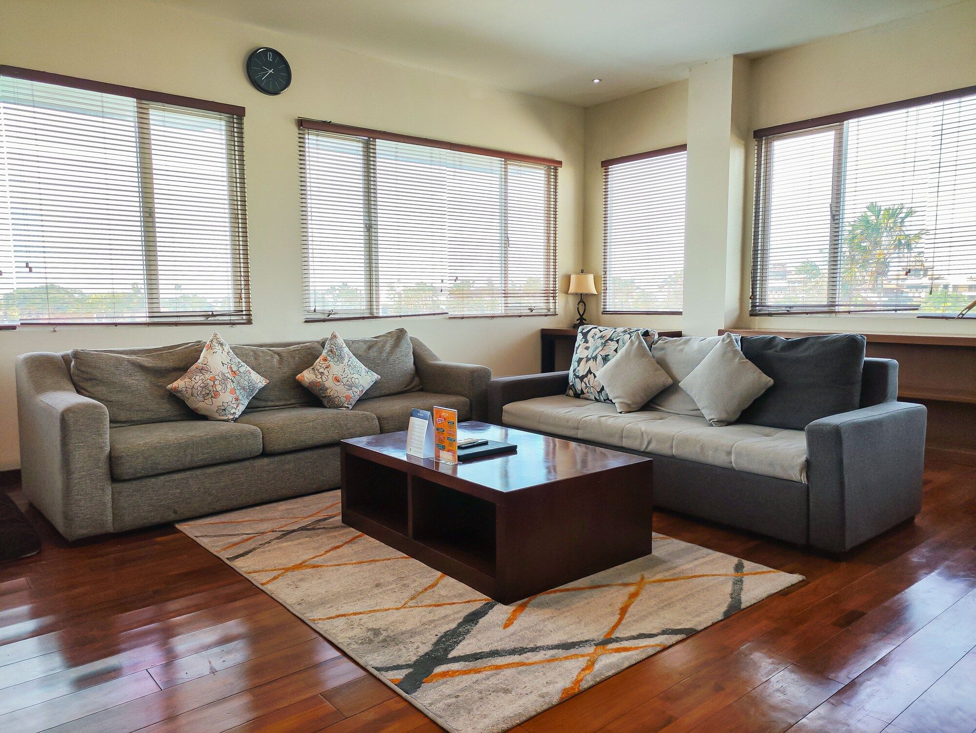 سيمينياك سكوير هوتل آند فيلاس