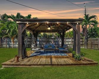 Private Room in Spacious 3-Bedroom Home - Fort Lauderdale - Pátio