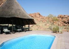 Namib Naukluft Lodge - Solitaire - Piscina