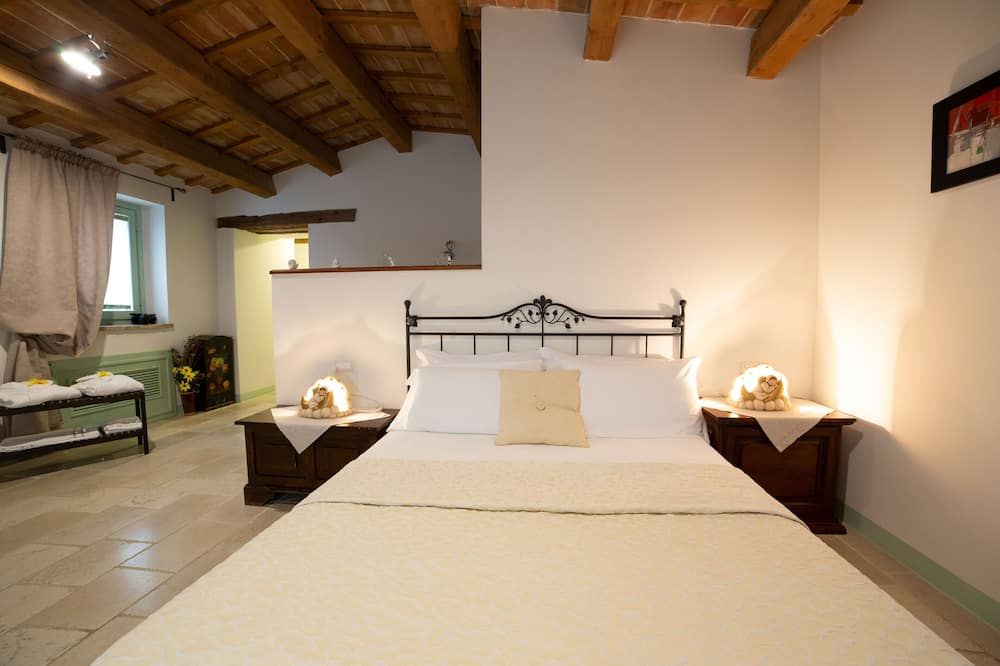 Le Maraclà Country House - Jesi - Slaapkamer