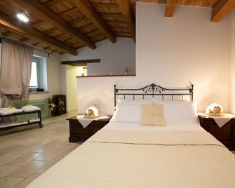 Le Maraclà Country House - Jesi - Slaapkamer