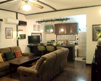 Okinawan. Sweet Home. T-8 - Chatan - Living room