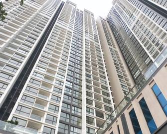 لوكس هوم فينهومز سكاي ليك - هانوي - مبنى