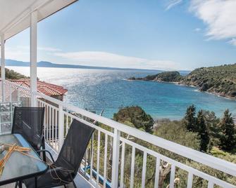 Demi Studios - Ammouliani - Balkon