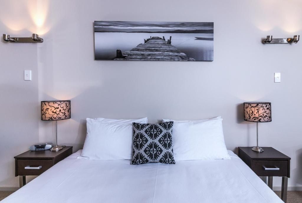 Twin Peaks Lakeside Inn - Taupo - Makuuhuone