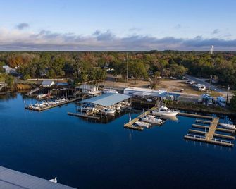 Steinhatchee River Inn - Steinhatchee - Outdoors view