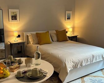 B&B Genova Holiday - Genoa - Bedroom