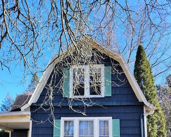 The Morning Glory Craftsman - Elmira - Building