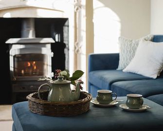 Rose Cottage, Rodborough - Stroud - Living room