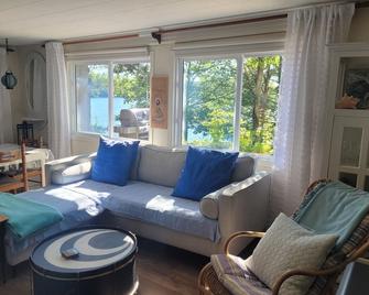 Unique Little Island Cottage Getaway with Stunning Views. - Woodview - Sala de estar