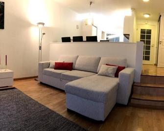 Arctic Sofia Riverstudio - Rovaniemi - Living room
