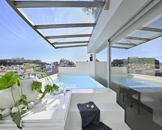 Alto Psyrri Penthouse by K&K - Atenas - Balcón