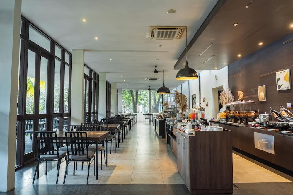 Estrella Hotel & Conference - Luwuk - Restaurante