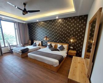 Himalaya Hotel Skardu - Skārdu - Bedroom