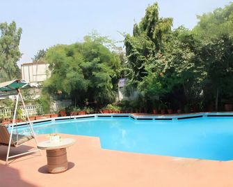 Hotel Aravali - Alwar - Zwembad