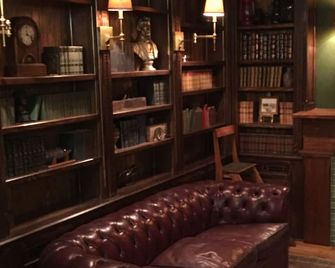 Bristol Suites - Bristol - Lounge