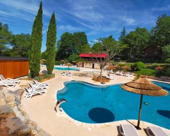 La Truffiere - בוזי - בריכה