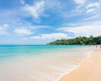 The Briza Beach Resort Khao Lak - Khao Lak - Strand