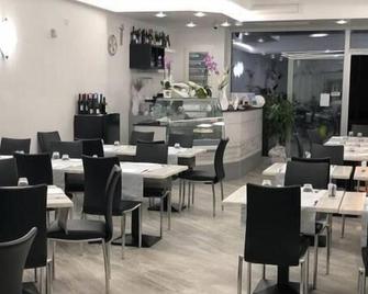 B&B Brezza Marina & Ristorante Shoreline - Pozzallo - Ristorante