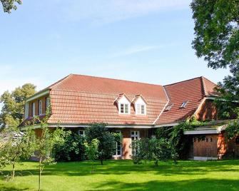 Ferienwohnung im Gutshaus Schulenbrook - Dorf Mecklenburg - Edificio