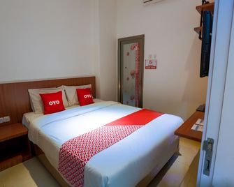 Super OYO 3109 Point Inn - Jakarta