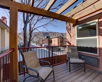 The Gonzo Inn - Moab - Balcony