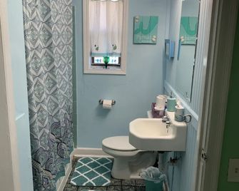 Beach Side Studio #1 Apts by RedAwning - 諾福克(弗吉尼亞州)