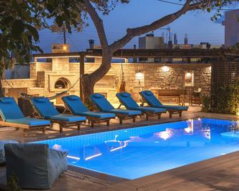 Luxury Mezonette With Private Infinity Pool Next To Beach - Koutsouras - Pool