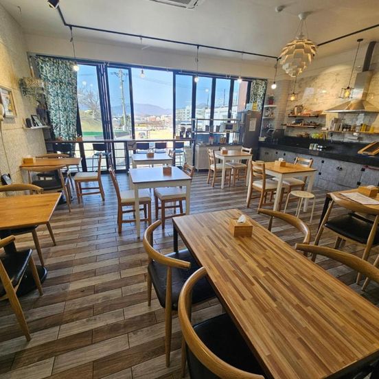 Restaurant view of Gyeongju Bonghwangmansion