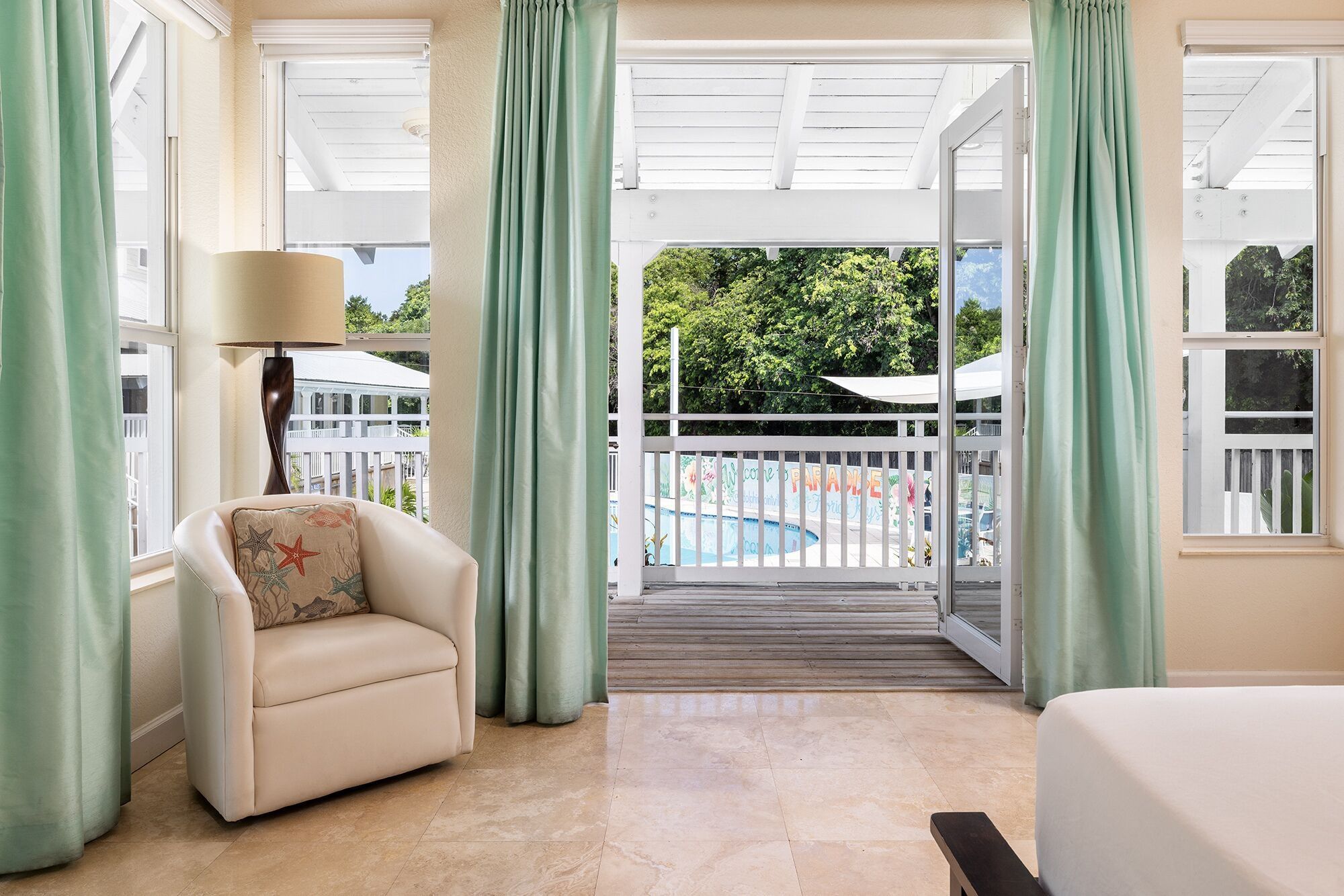 Dolphin Point Villas - קי לארגו - מרפסת