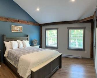 Adk Retreat - Northern Lake George - Sleeps 8 - Boating, Hiking, & History - Ticonderoga - Спальня