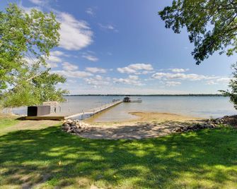 Lakefront Brainerd Cabin With Fireplace! - Brainerd