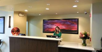 Ledgestone Hotel Billings - Billings - Front desk