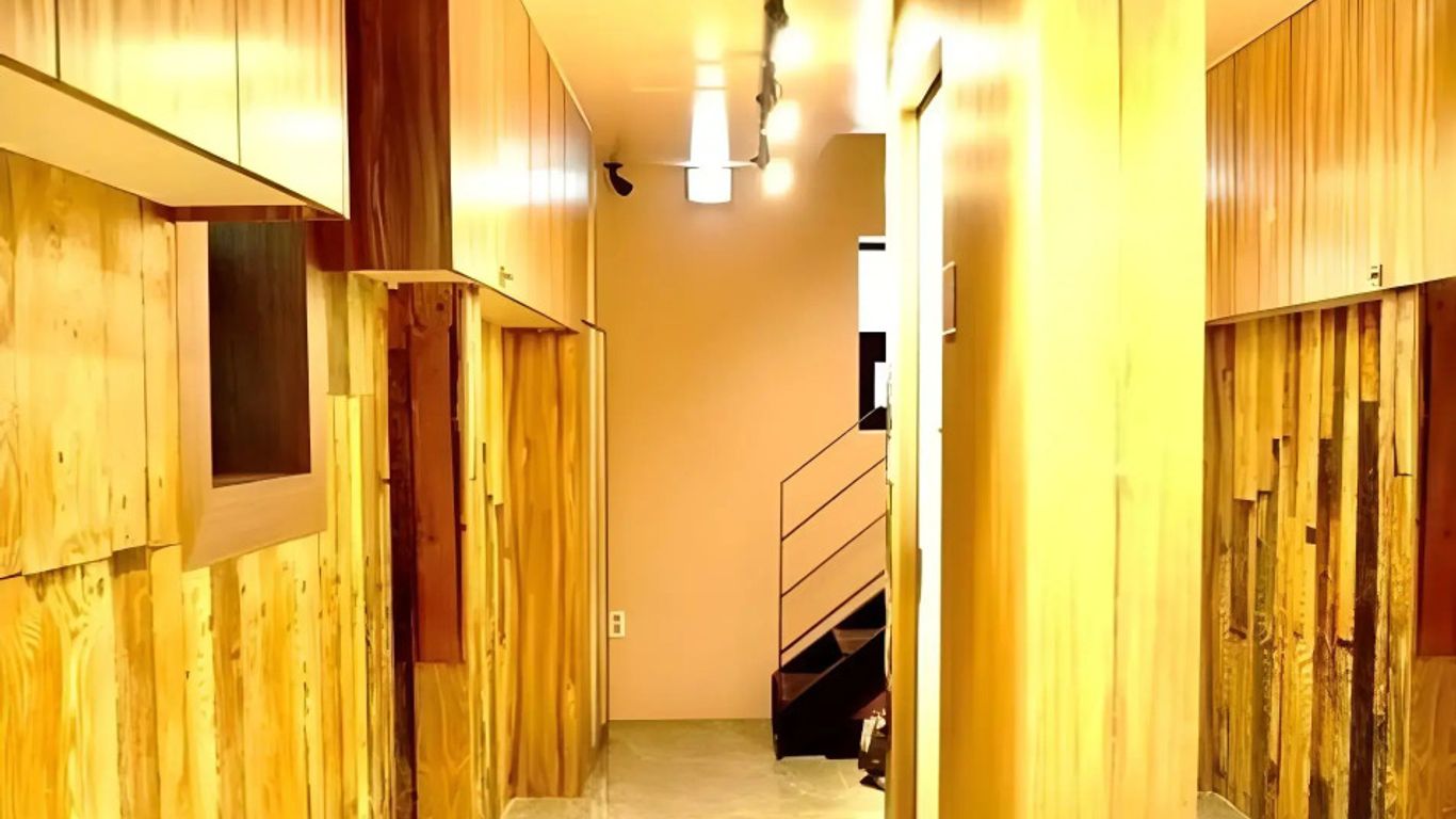 Capsule Hotel Majung