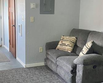 The Galactic Getaway - Lakeside Tiny Home Rental - Queen Bed - Luverne