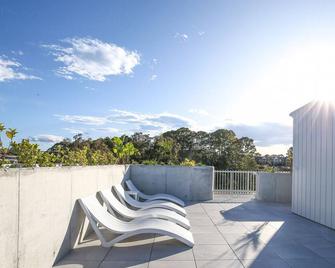 Stunning 1-Bed Bayside Apartment with Superb Views - Batemans Bay - Balcony