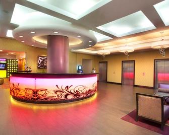 Royal St. Charles Hotel - New Orleans - Front desk