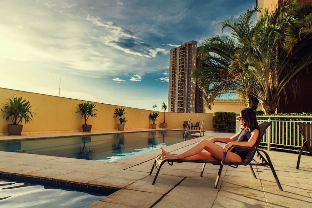 ديلموند هوتل - كويابا - حوض السباحة